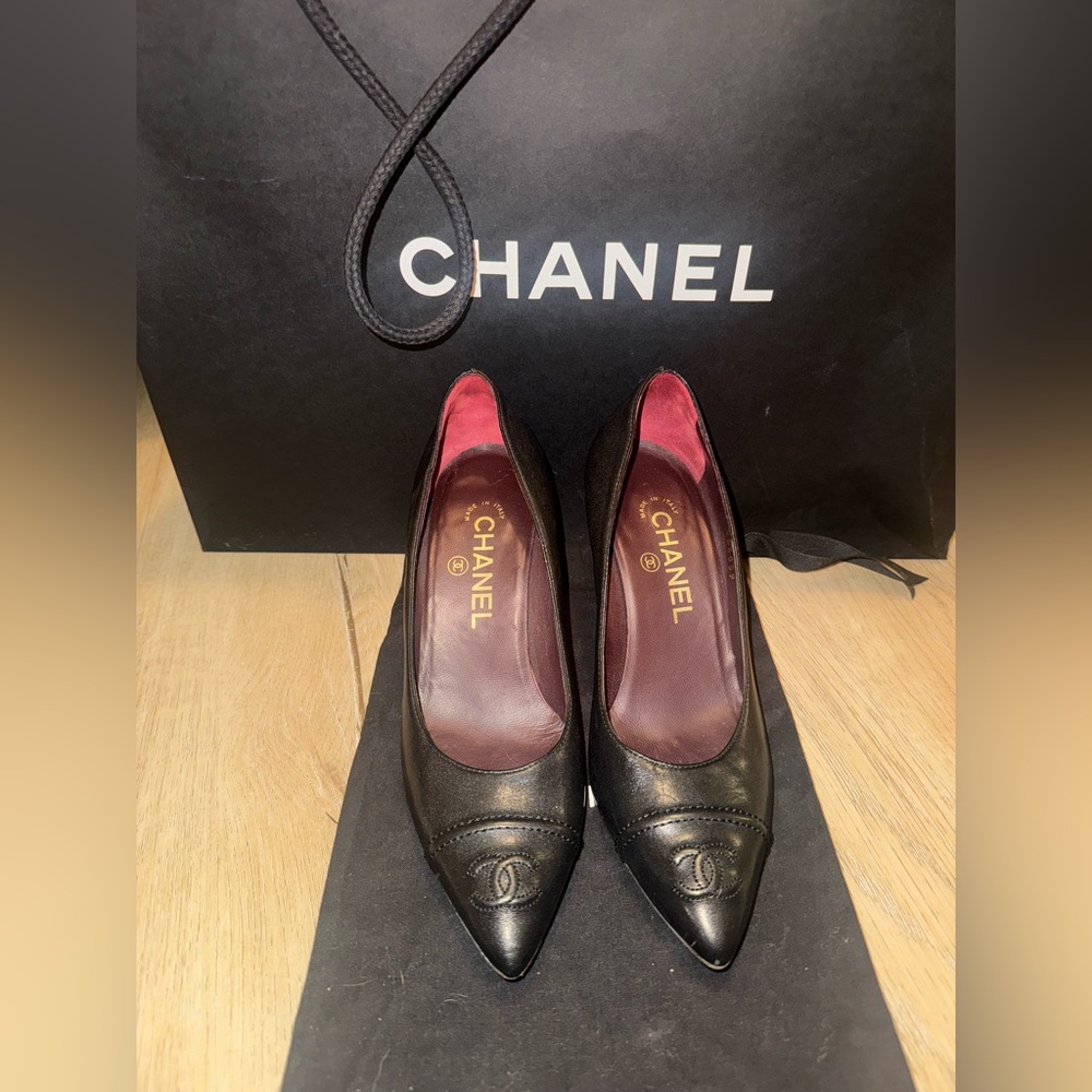 Chanel Black Pointed Toe Heels 36.5